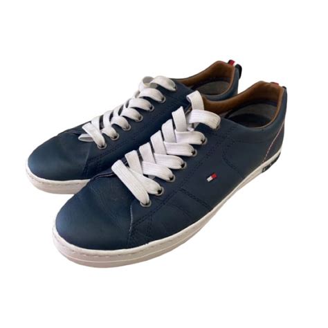 tommy hilfiger sepatu.